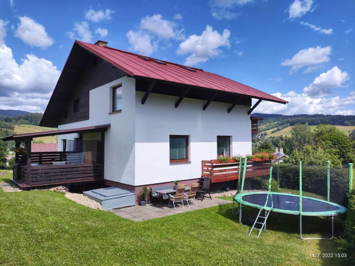 Отель Penzion Daniela Пасеки-над-Йизероу Экстерьер фото
